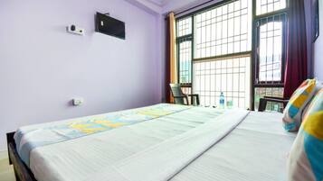 Free WiFi, bed sheets