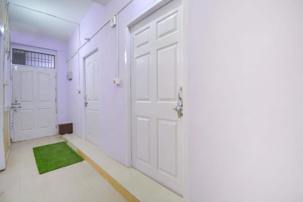 Deluxe Tek Büyük Yataklı Oda, Şehir Manzaralı | Ücretsiz kablosuz İnternet, çarşaf takımı