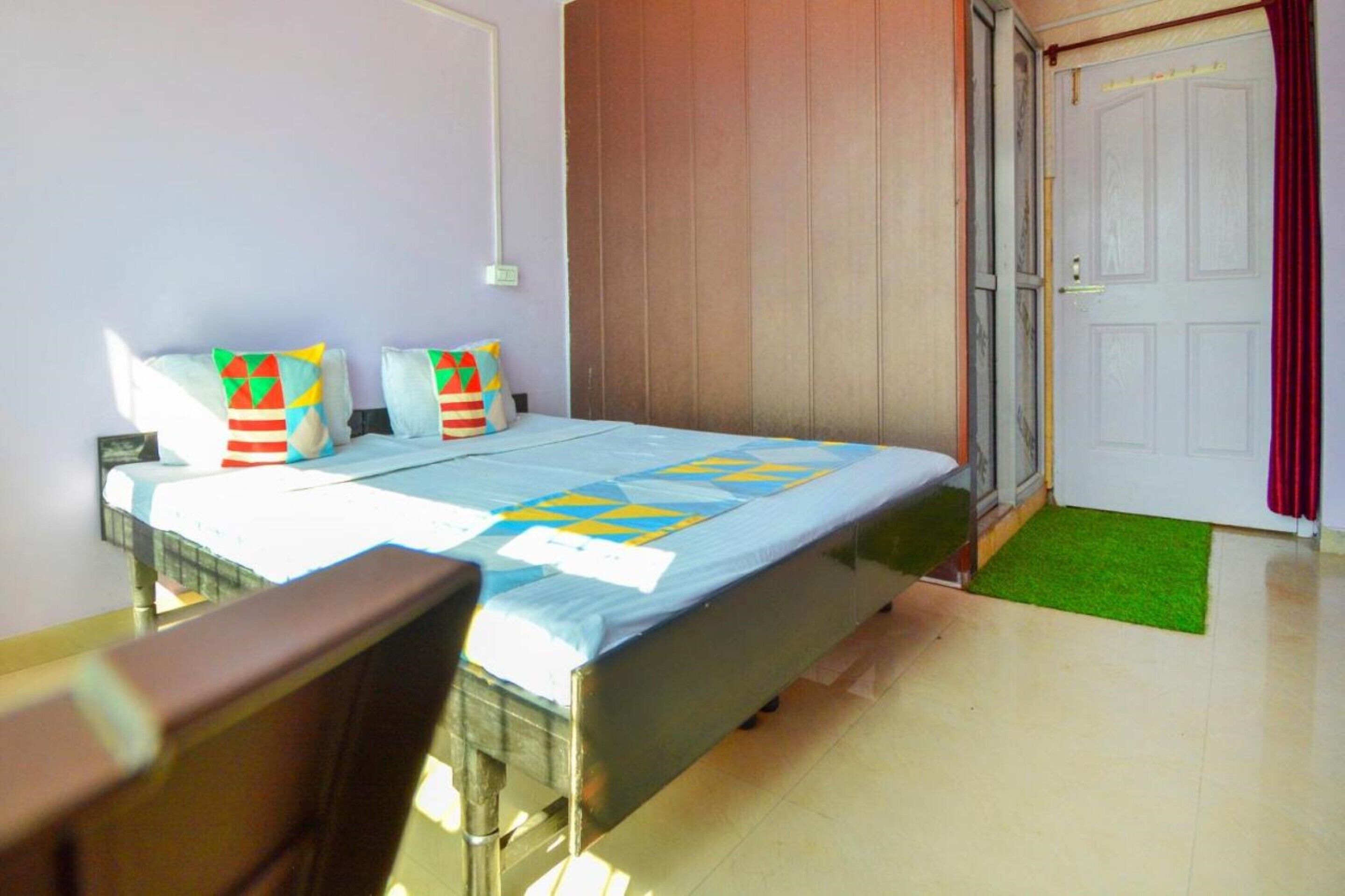 Standard Double Room | Free WiFi, bed sheets