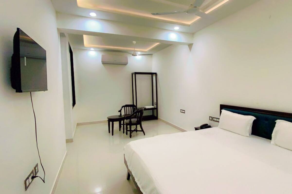 Superior Double Room | Soundproofing, free WiFi