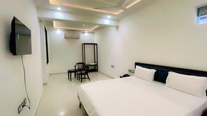 Soundproofing, free WiFi - Hotel Giriraj Palace (Jaipur)