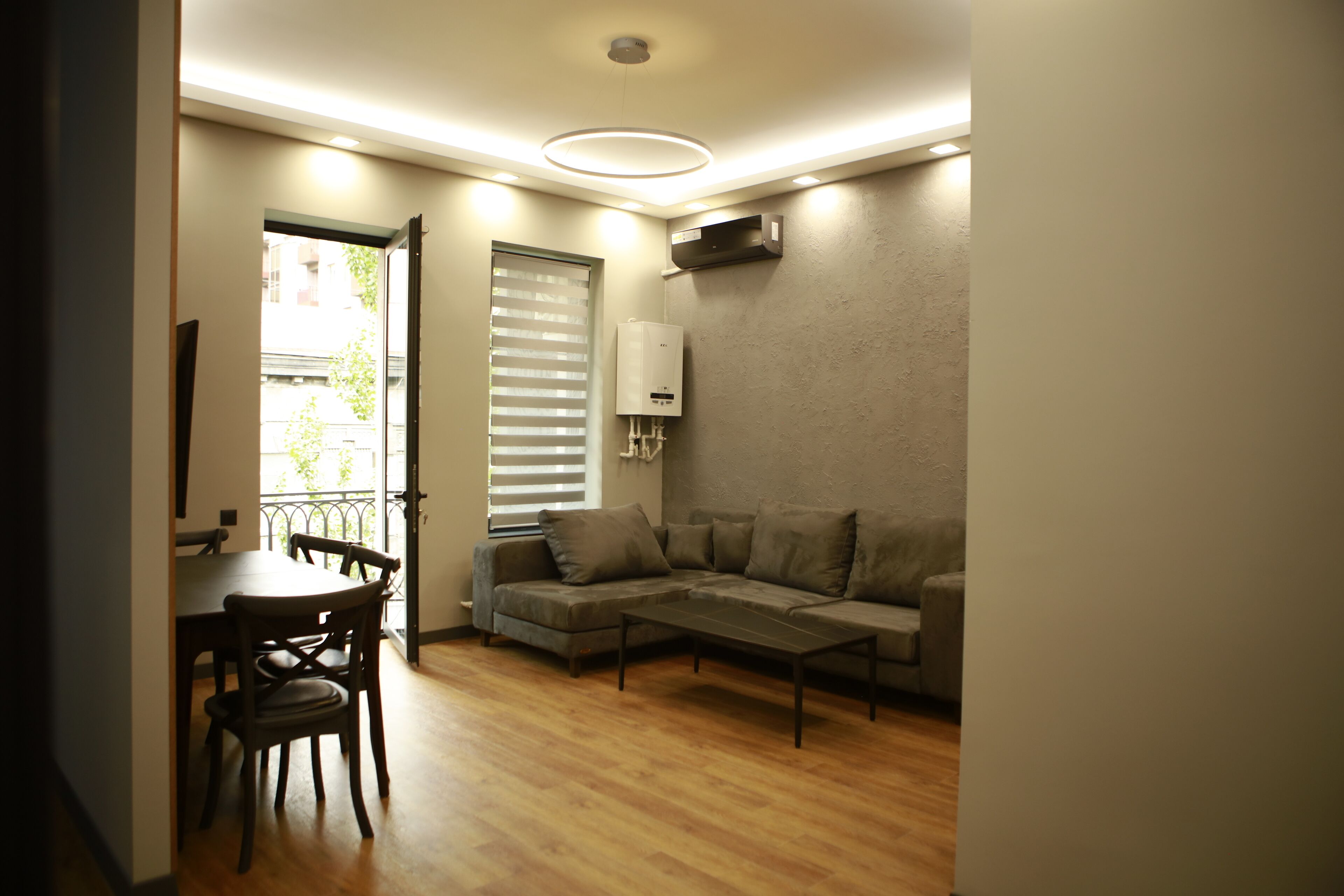 Căn hộ Deluxe, 2 phòng ngủ, hút thuốc, bếp | Phòng cách âm, bàn ủi/dụng cụ ủi quần áo 