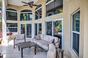 House | 4 bedrooms - Waterfront Oasis W Boat Dock Heated Pool (Key Colony Beach)