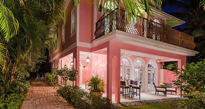 Waterfront Pink House With Private Dock Pool