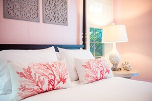 House | 4 bedrooms - Waterfront Pink House With Private Dock Pool (Captiva)