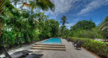 Waterfront Pink House With Private Dock Pool