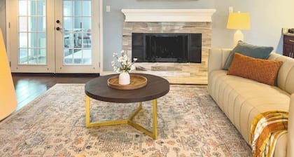 This house is a 3 bedroom(s), 2 bathrooms, located in Plano, TX.