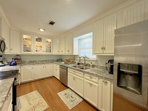 House, 3 Bedrooms | Private kitchen | Fridge, coffee/tea maker, toaster - Sea Note 3 Bedroom Home by RedAwning (Port Bolivar)