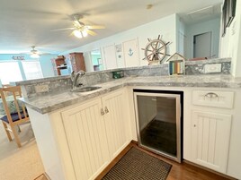 House, 3 Bedrooms | Private kitchen | Fridge, coffee/tea maker, toaster