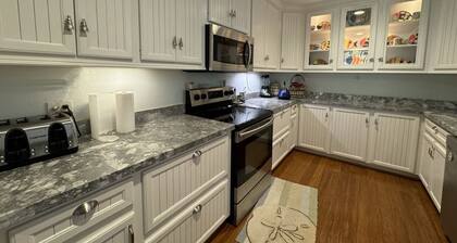 Sea Note 3 Bedroom Home by RedAwning