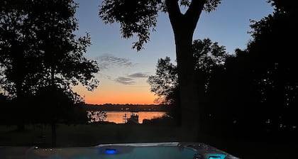 Lakefront Getaway: Hot Tub, Firepit & Fireplaces! 3 Bedroom Home by RedAwning