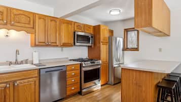 Rumah, 3 kamar tidur | Dapur pribadi | Lemari es, oven, mesin pembuat kopi/teh, dan pemanggang roti