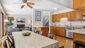 Casa, 3 habitaciones | Restaurantes