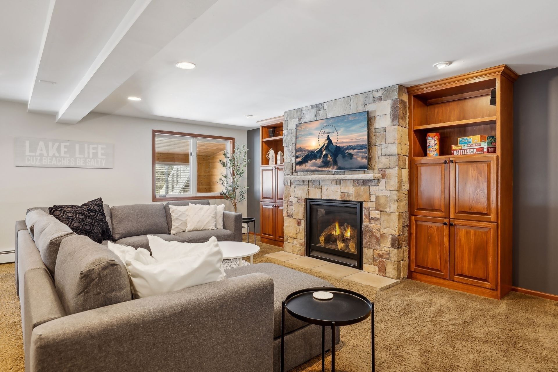 Casa, 3 habitaciones | Área de sala de estar | Smart TV 