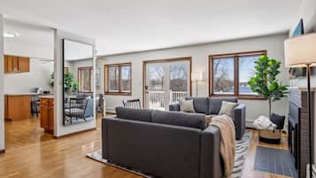 Rumah, 3 kamar tidur | Area keluarga | Smart TV