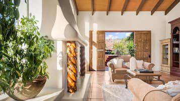 Studio, 1 Bedroom | Interior