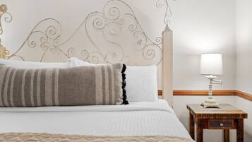 Room, 1 Bedroom | 1 bedroom, free WiFi