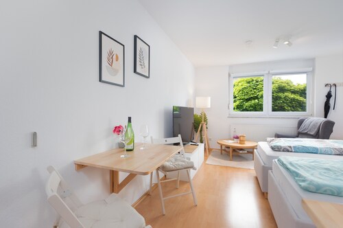 Modernes Apartment Mit: Stellplatz/netflix/amazon Prime Video