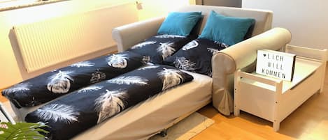 1 bedroom, desk, free WiFi, bed sheets