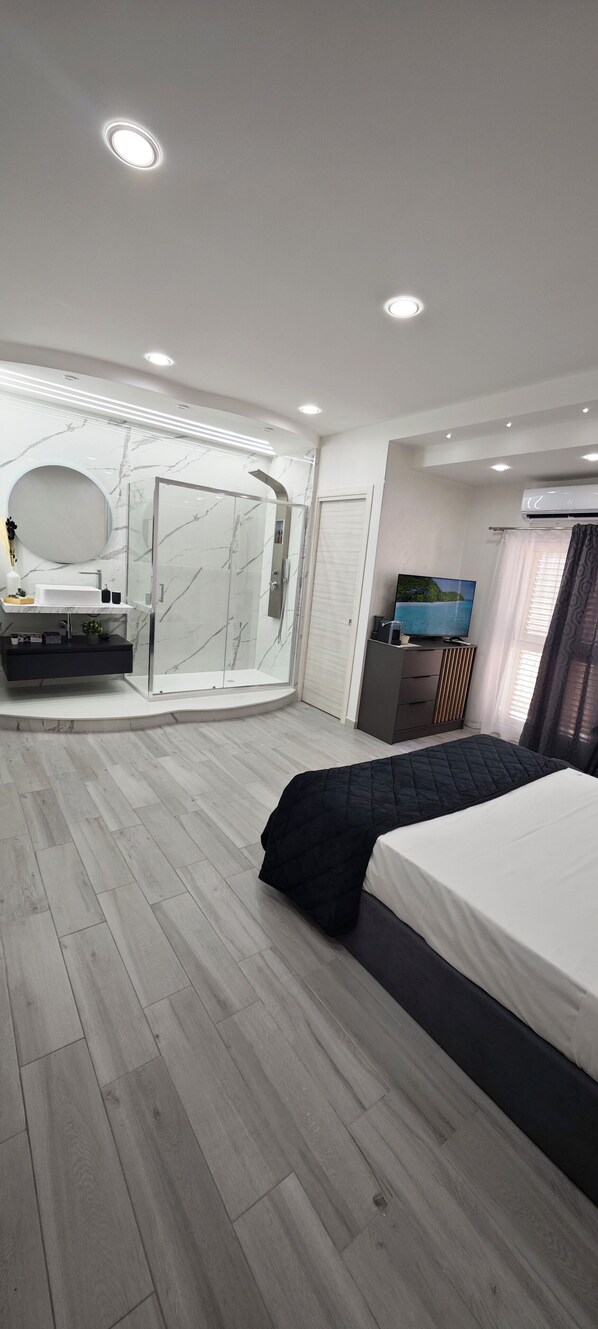 3 Schlafzimmer, Bügeleisen/Bügelbrett, WLAN, Bettwäsche