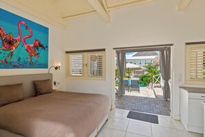 5 chambres, coffres-forts dans les chambres, fer et planche à repasser