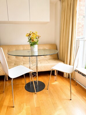 Dining - Terraced studio, Baker street (London)