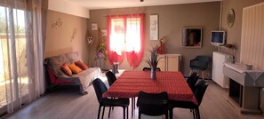 Dining - Seaside apartment (Portiragnes)