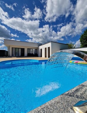 A heated pool - Villa AS in Bihać, Bosnia and Herzegovina (Bihać)