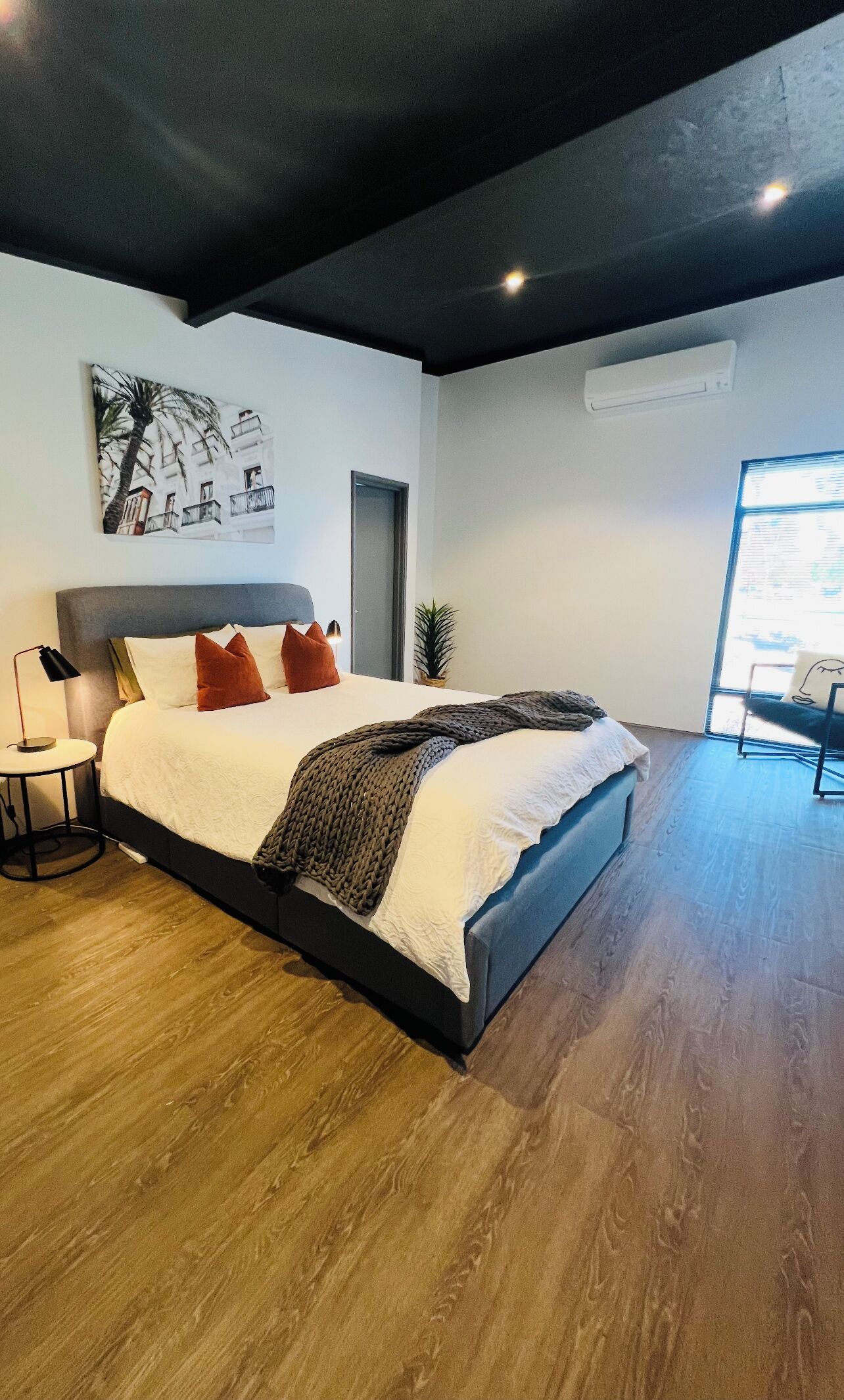 2 室のベッドルーム、アイロン / アイロン台、WiFi、ベッドシーツ