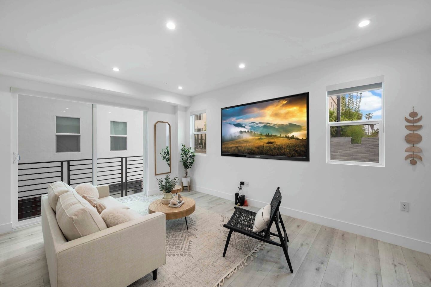 Prime Location: 3BD/3BA Luxury Living in LA
