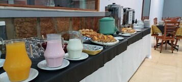 Free daily continental breakfast