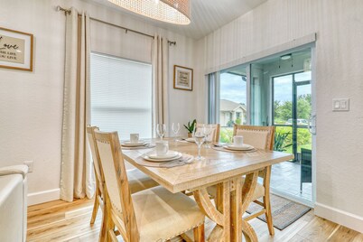 Honeycomb Haven: 3 Bedroom, 6 Guests, Waterfront Dock, Kayaks, Ocean