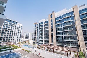 Exterior - Stunning 1BR Apartment in Azizi Riviera 42, Al Merkadh  by Deluxe Holiday Homes (Dubai)