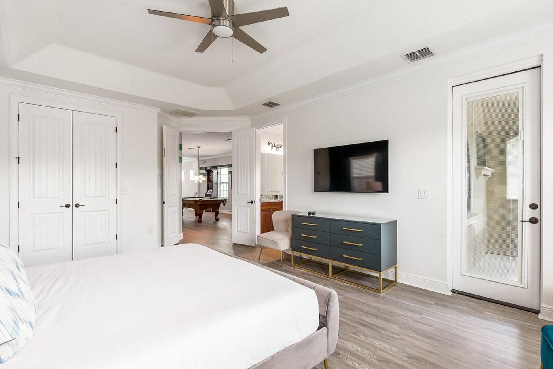 House | 5 bedrooms, free WiFi, bed sheets