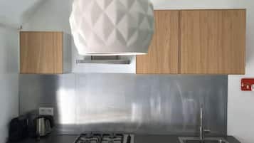 Fridge, microwave, coffee/tea maker, toaster