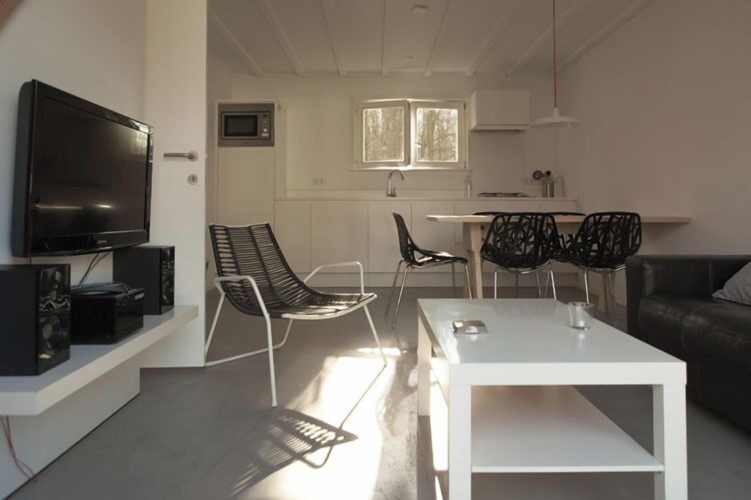 Een televisie en een dvd-speler