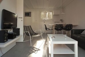 Una televisión, un reproductor de DVD