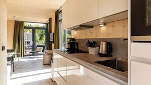 Coffee/tea maker, full-size fridge, oven, stovetop - UplandParcs Sauerland (Winterberg)