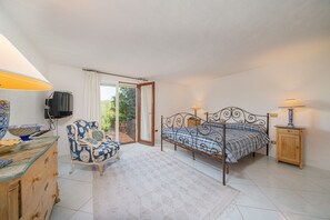 5 habitaciones, tabla de planchar con plancha y wifi gratis 