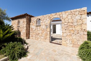 Exterior detail - Villa Maddalena a Cannigione by Wonderful Italy (Arzachena)