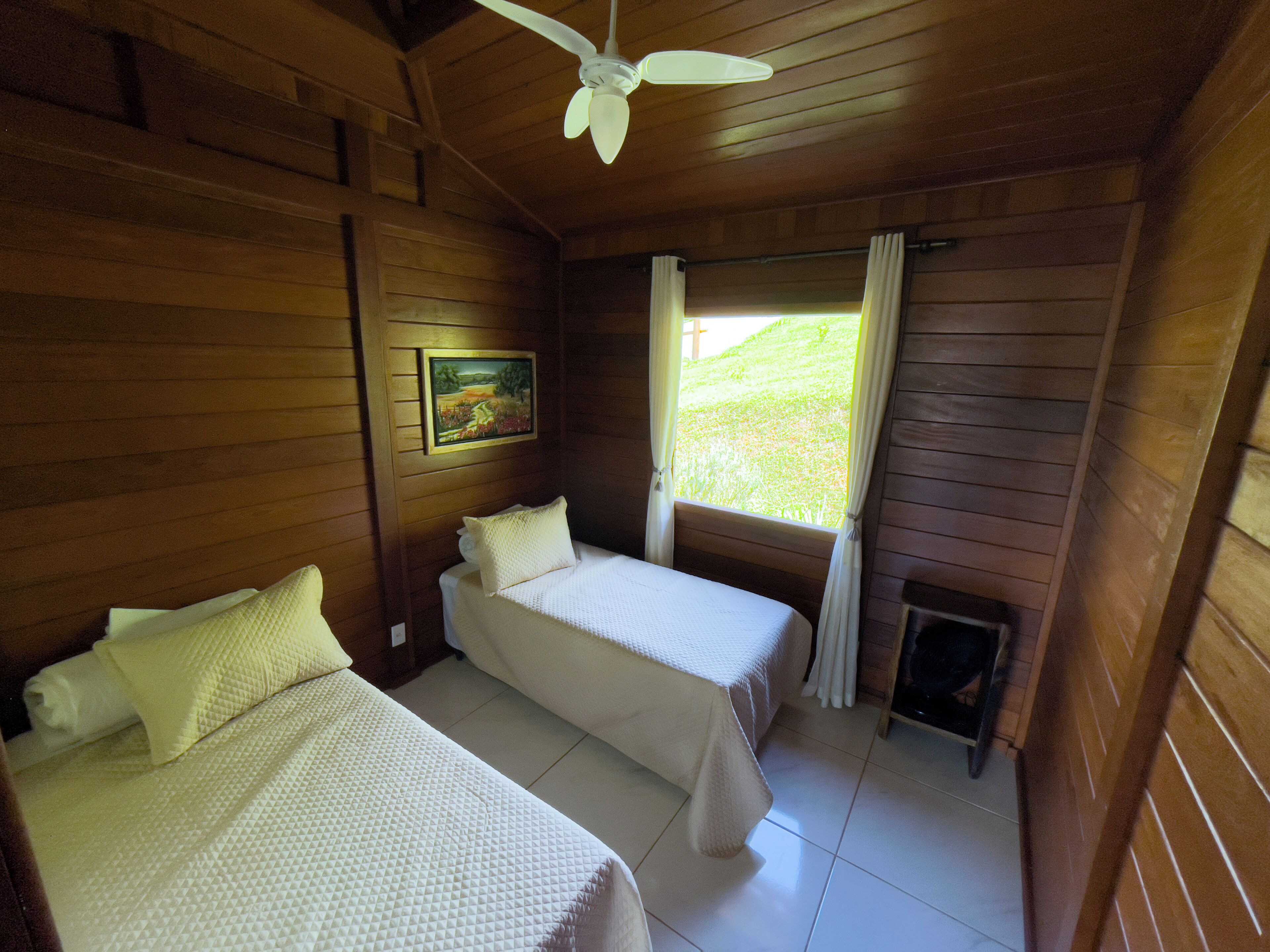 6 bedrooms, desk, iron/ironing board, WiFi