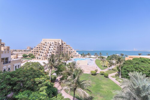 Contemporary Living by The Sea 2BD New Listing