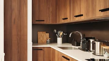 Estudio | Cocina privada | Refrigerador, microondas, parrilla de estufa y lavavajillas