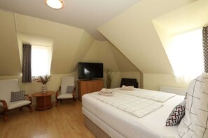 1 dormitorio, tabla de planchar con plancha, cuna de viaje y wifi gratis