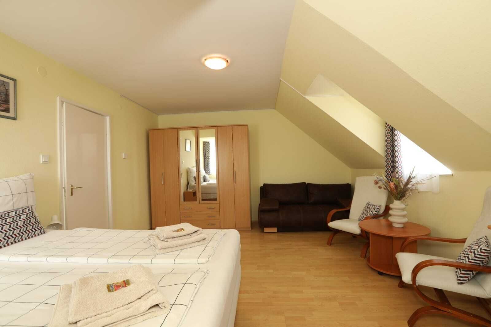 1 camera, ferro/asse da stiro, culla da viaggio, Wi-Fi gratuito