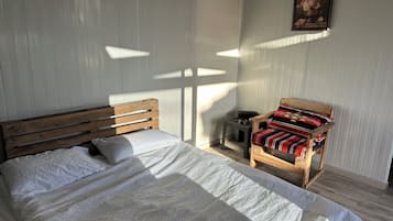 1 bedroom, WiFi, bed sheets