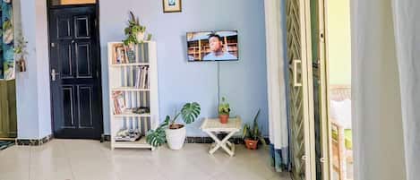 Comfort-huoneisto, parveke, kaupunkinäköala | Oleskelualue