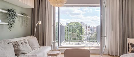 Comfort Studio Suite, Balcony | 1 bedroom, iron/ironing board, free WiFi, bed sheets