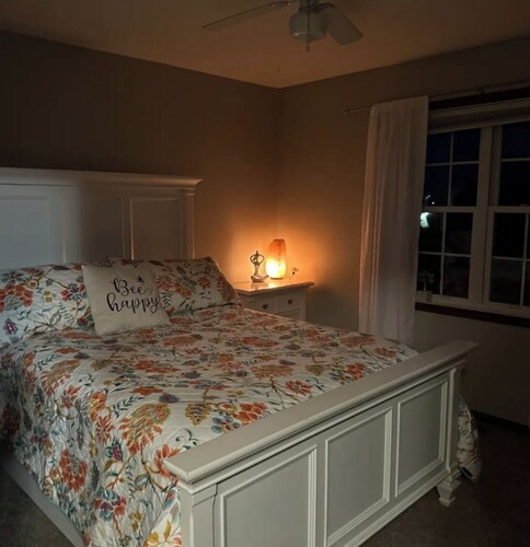 Charming 3-bedroom townhome with WiFi, AC in adorable Cashton