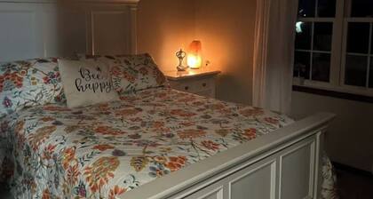 Charming 3-bedroom townhome with WiFi, AC in adorable Cashton